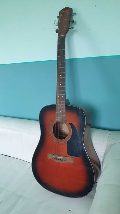 Vand chitara acustica fender