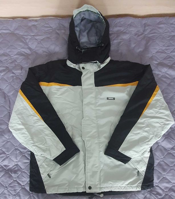 Мъжко спортно яке Л размер