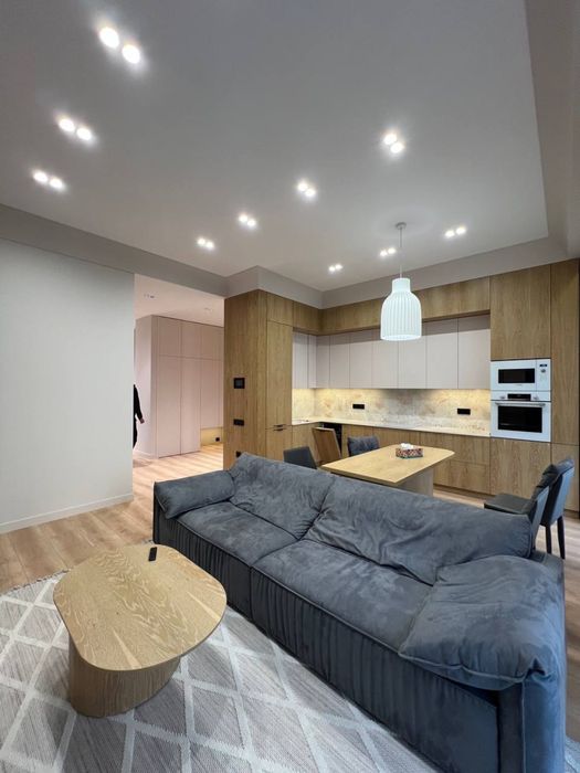 Аренда 3 ком кв в Жк PARKWOOD, метро ойбек,панорамные окна,паркинг