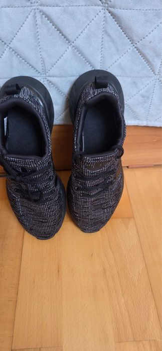 Adidasi Adidas marimea 37 1/3