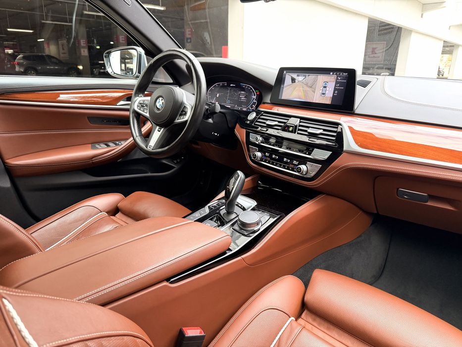 BMW 530 E Plug-in Hybrid/ Individual/ Bowers & Wilkins/ Soft Close