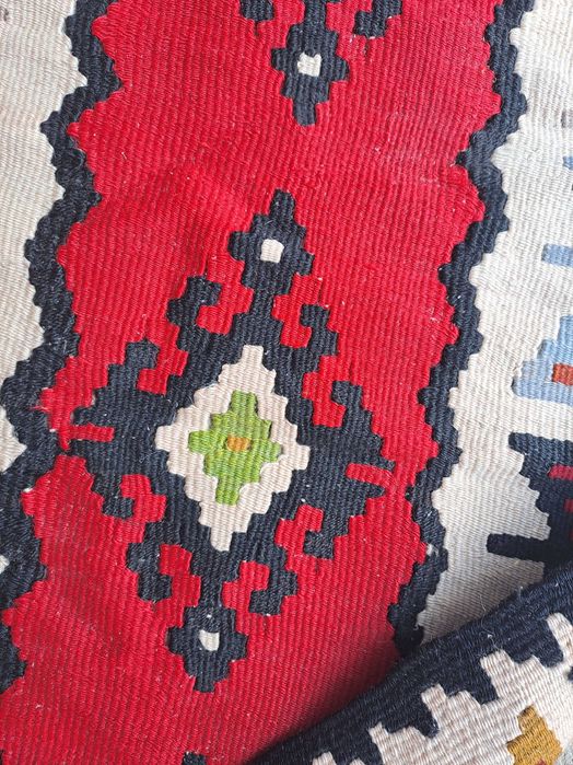 covor traditional kilim carpeta traditionala