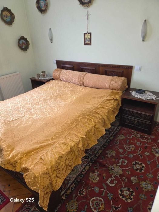 Mobila din lemn masiv pentru dormitor