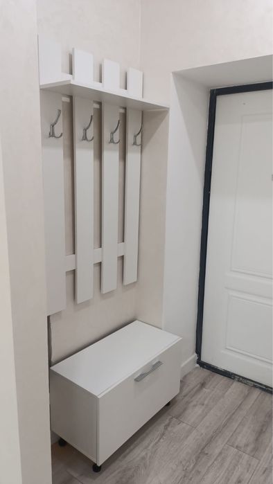 Вешалка прихожая новая