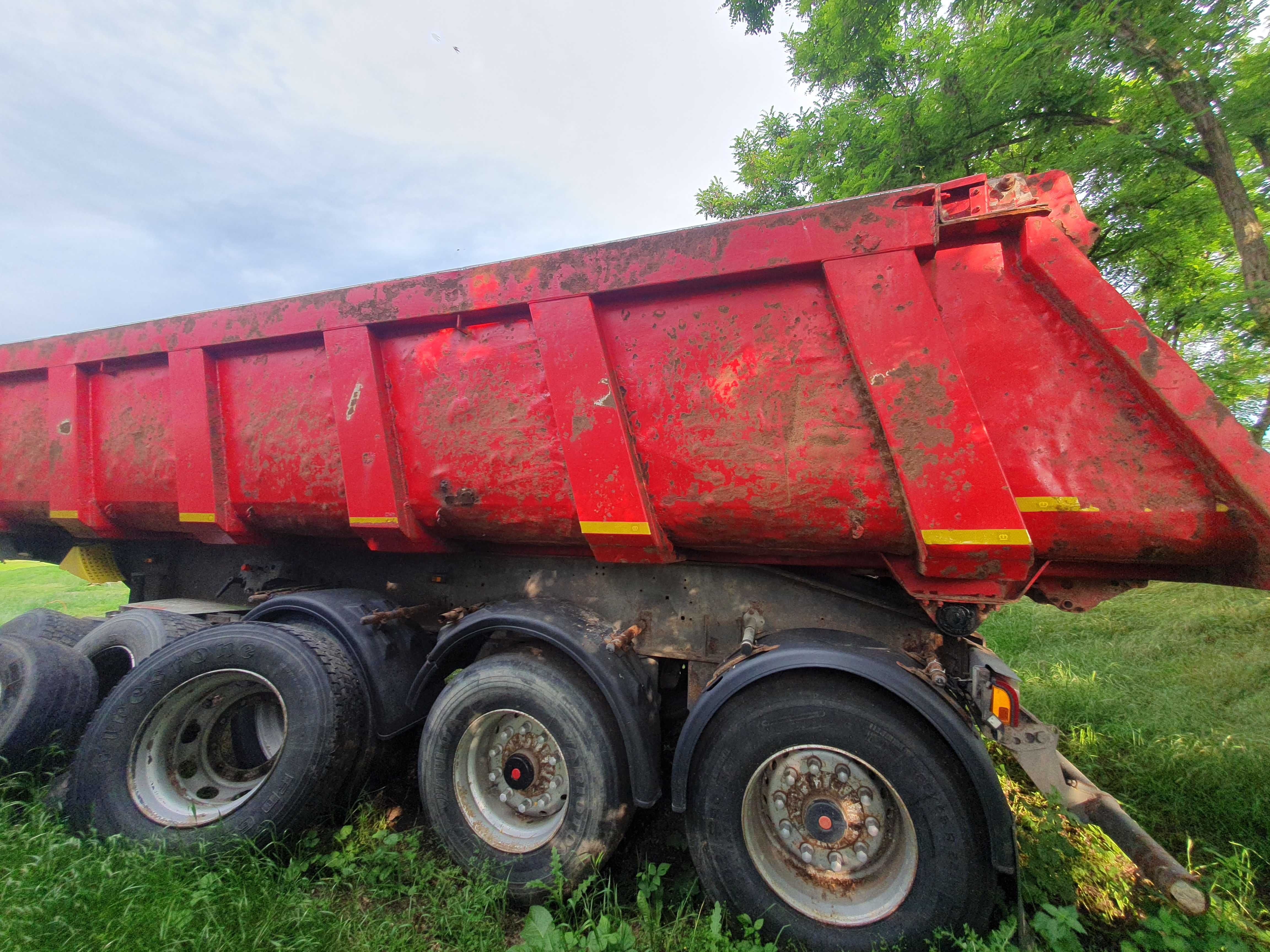 Vand Cap Tractor IVECO si semiremorca SCHMITZ