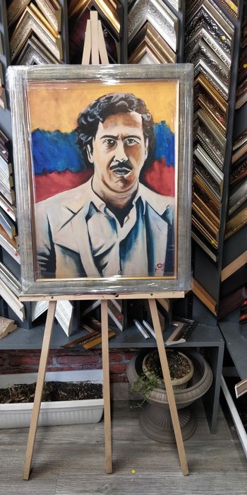 Пабло Ескобар 1.Продавам картината .