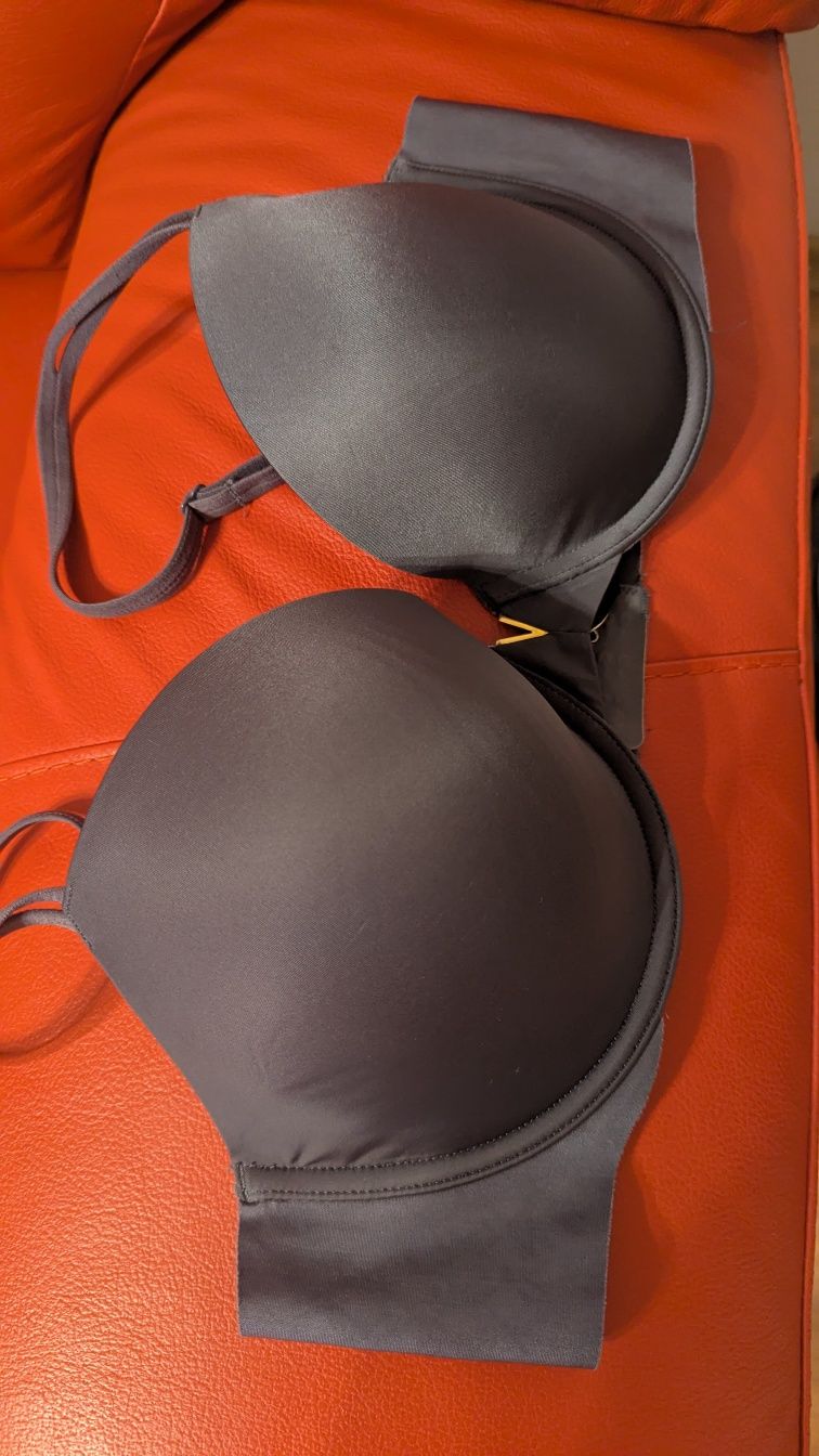 Дамски оригинален сутиен Victoria Secret's  38/С