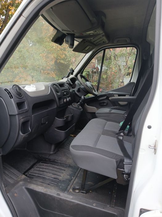 Продавам бус Renault Master! Перфектно състояние