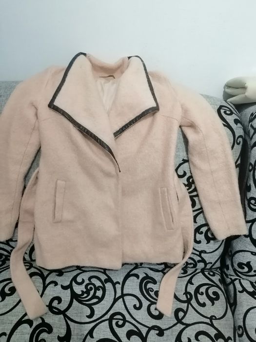 Продам пальто                  .