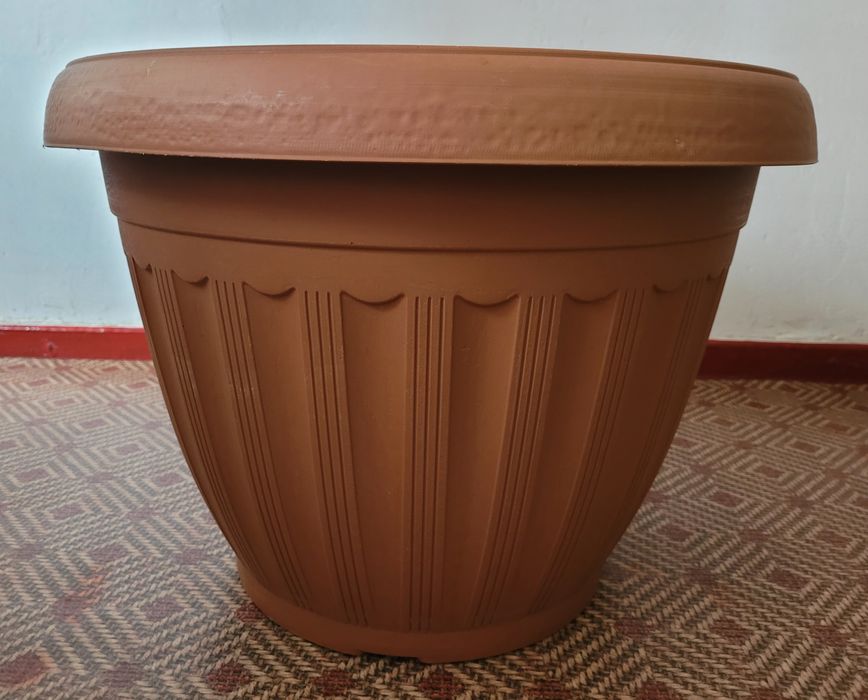 Продам горшок для цветов 50 литр