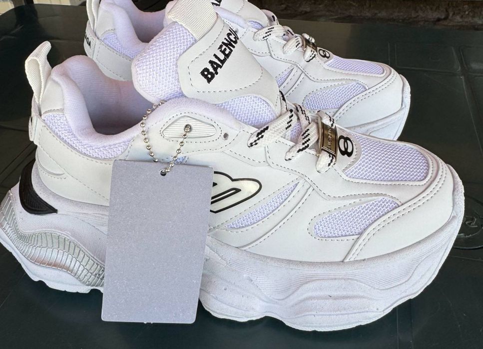 Balenciaga нови обувки