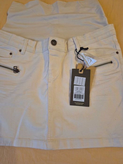 Дрехи за бременни и кърмене