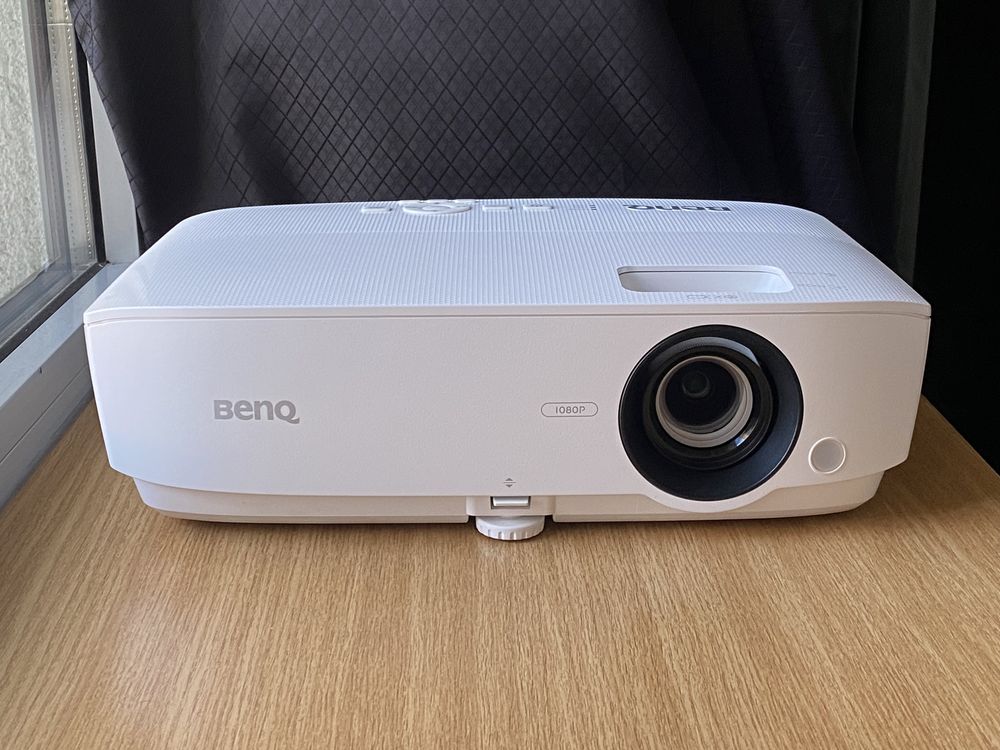 Videoproiector Benq mh535