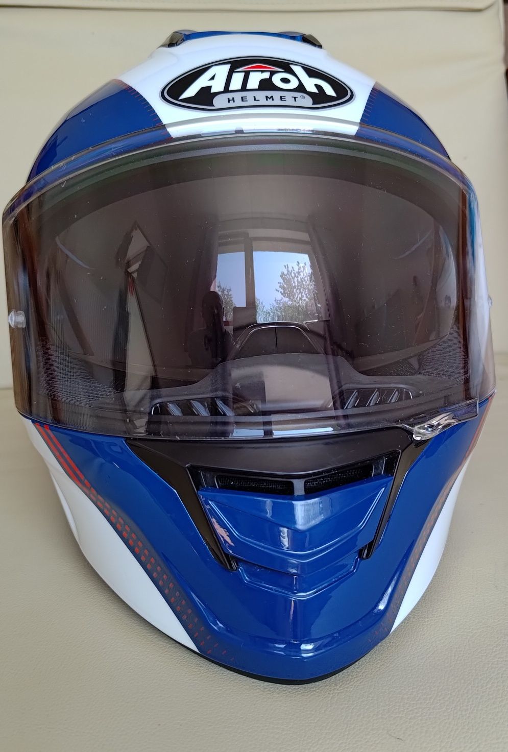 Каска-шлем Airoh Spark Flow Gloss Helmet -размер "М" с вградени очила