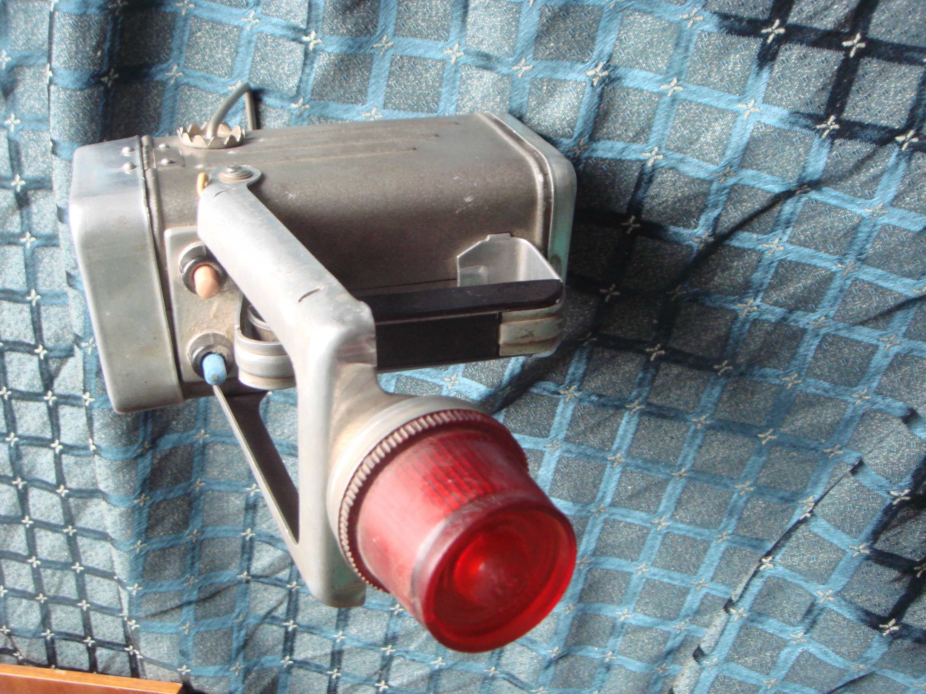 Фонарик СССР редкой модели с эбонитовой ручкой и верхним красным