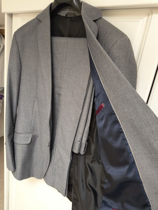 Costum elegant barbati