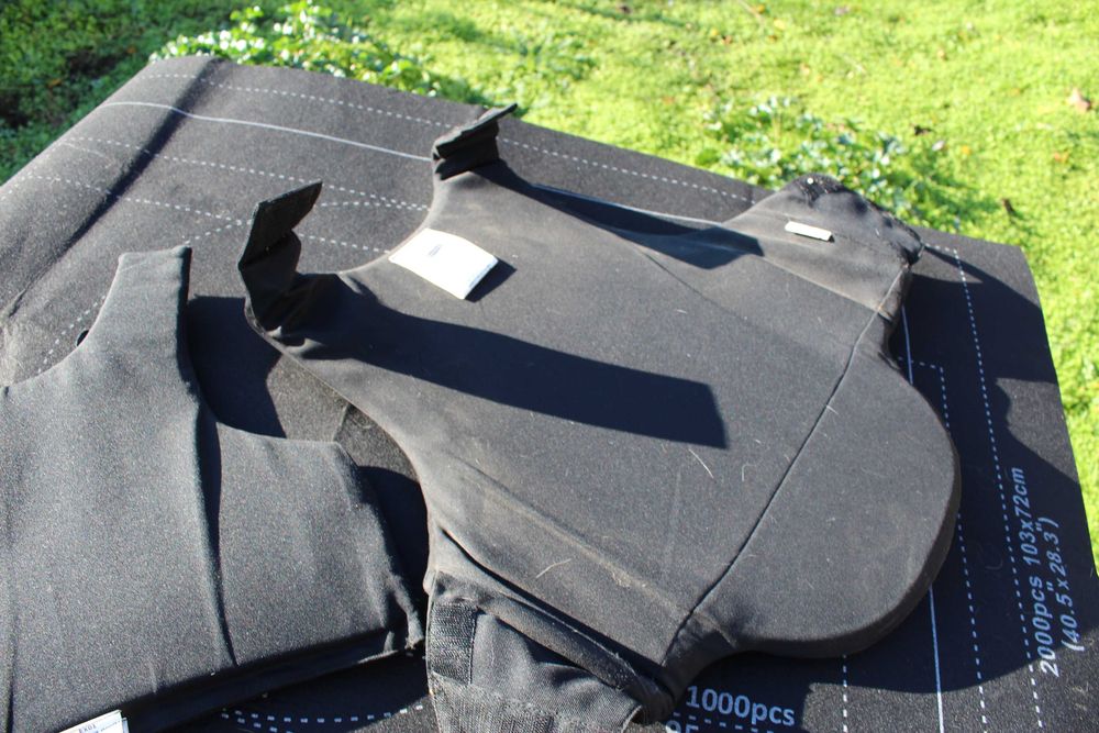 Бронежилетка - английска юношеска