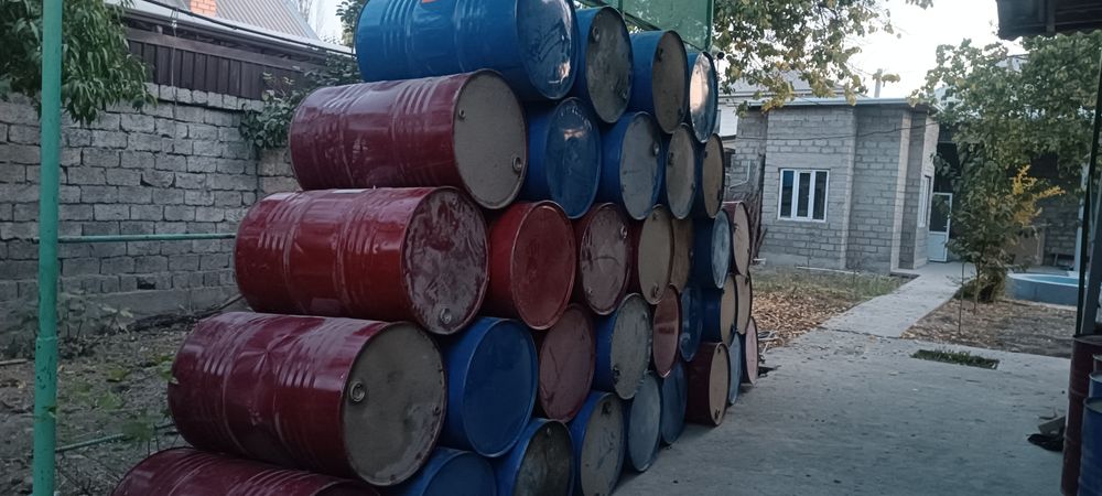 Bochka 200 litrli lakdan boshagan