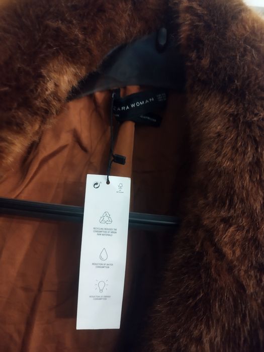 Зара пухено палто