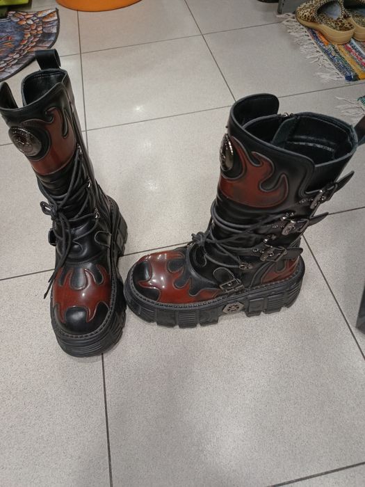 Дамски ботуши с платформа