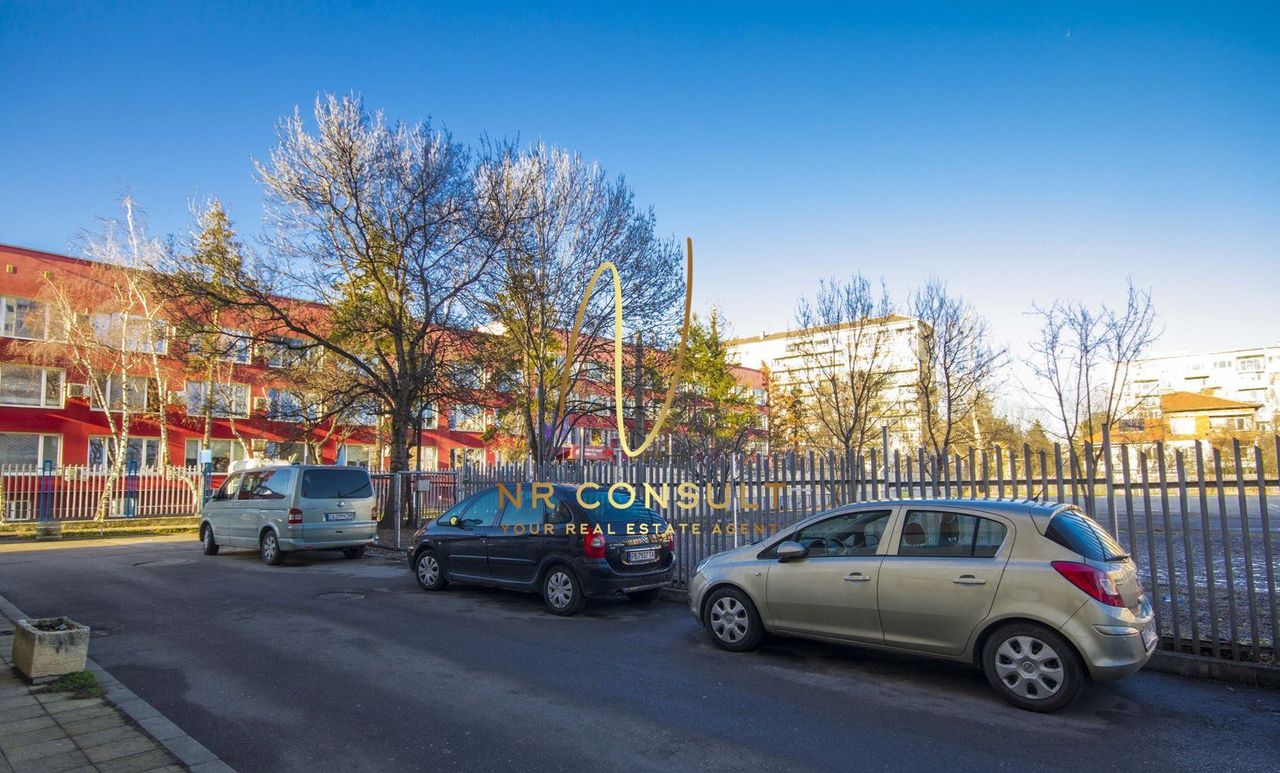 Дава се под наем Офис в София, Борово - 124 кв.м за 990 € - Снимка #5