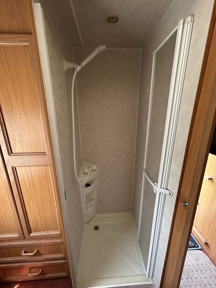 vand caravana Rialto 550-4 , 4 persoane
