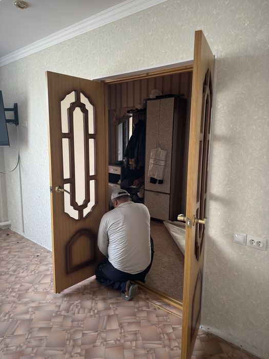 Продам межкомнатную дверь 1.20 м.