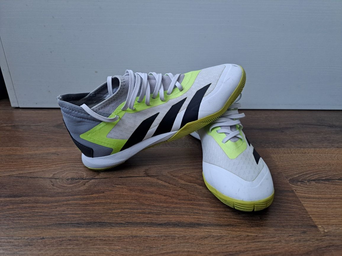 Обувки за зала Adidas Predator
