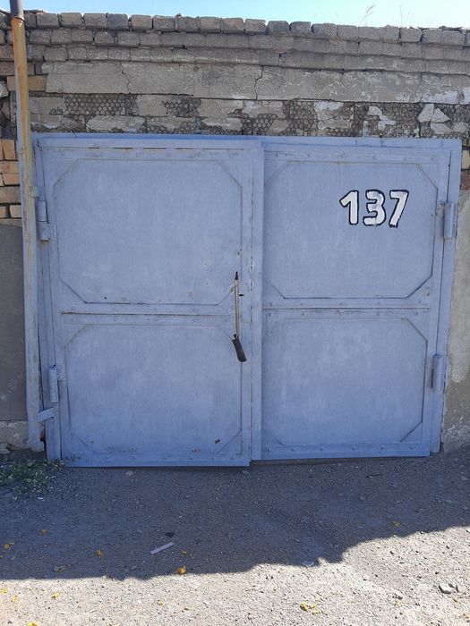 Продаётся стандартный гараж