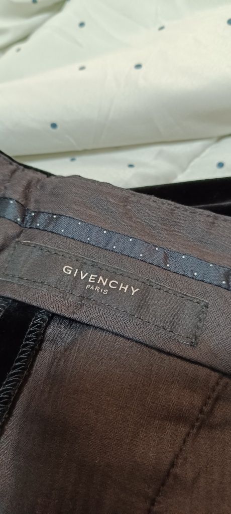 Pantalonii bărbătești catifea Givenchy paris