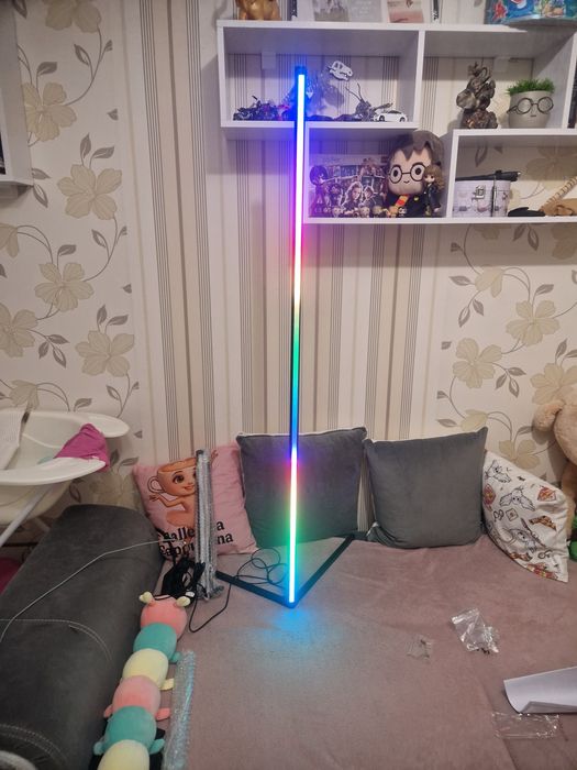 RGB подови пури Grundig 140 см.