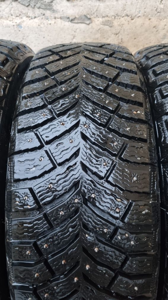 MICHELIN X-Ice North 4 185/65 R15 92T с шипами