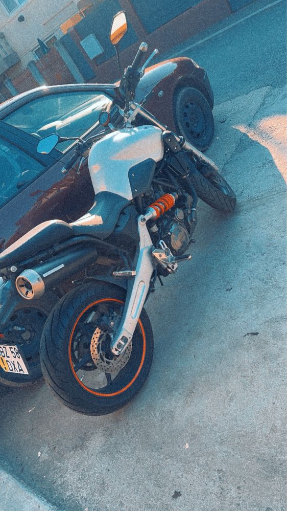 Vand motocicleta yamaha mt-03