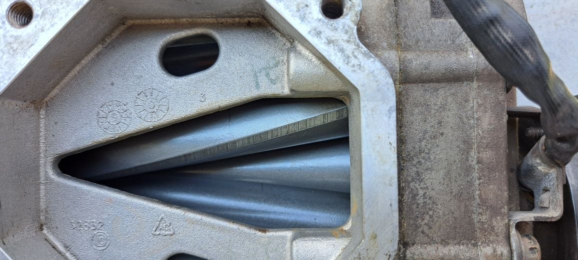 Компресор eaton m62