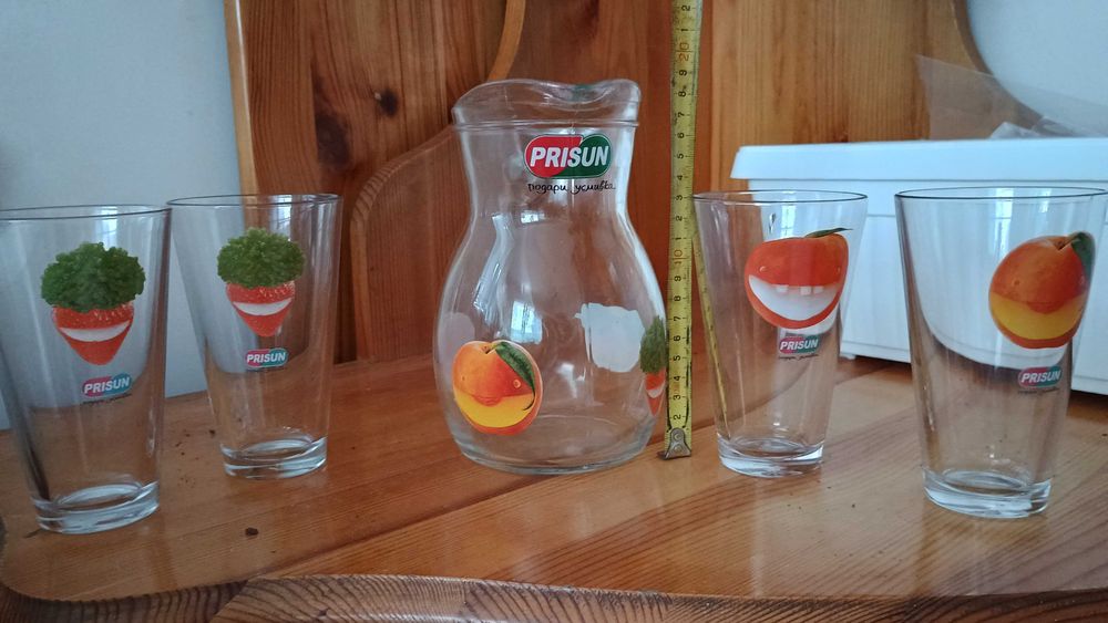 Комплект 4бр.нови чаши.Цена 10лв .