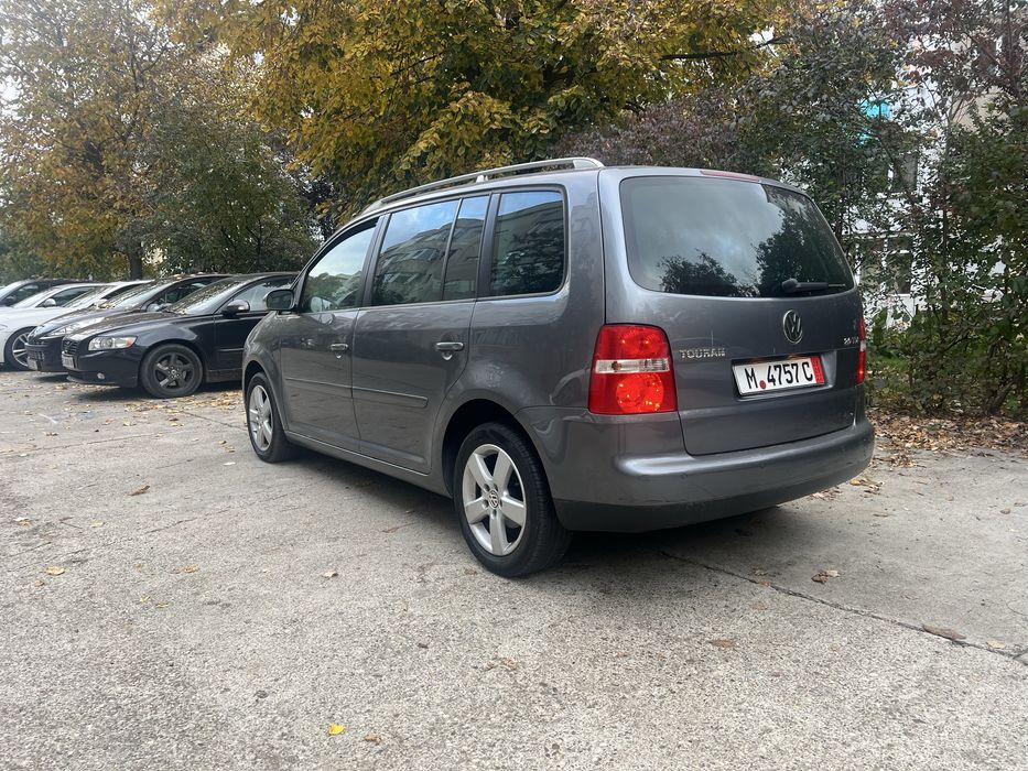 VW Touran 2.0TDI 140cp Automat