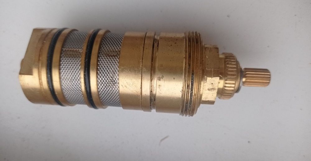 Descriere
Cartuș termostatic cu debit mai mare pentru robinete încorpo