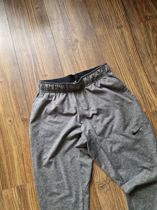 Страхотно мъжко спортно долнище NIKE  размер S