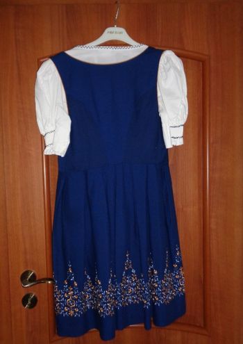 Costum bavarez din 2 piese (sarafan si bluza) marimea 40