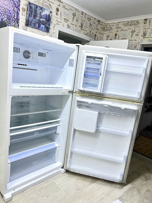 Продам Холодильник LG