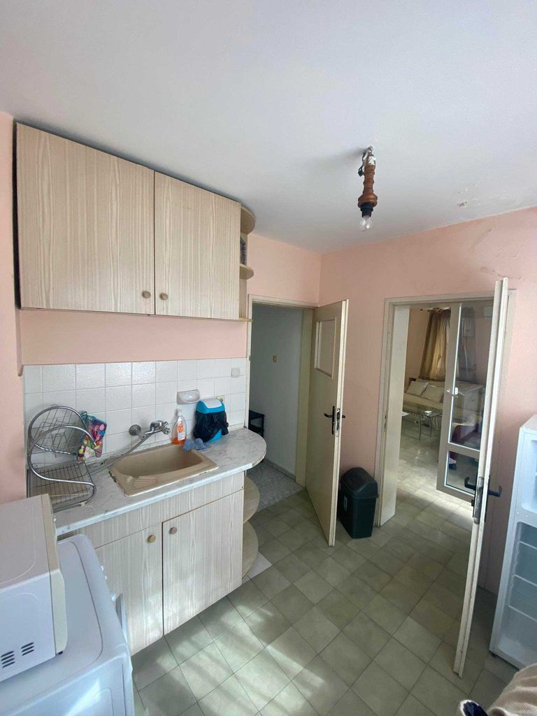 Дава се под наем Двустаен апартамент в Пловдив, Кършияка - 70 кв.м за 325 € - Снимка #2