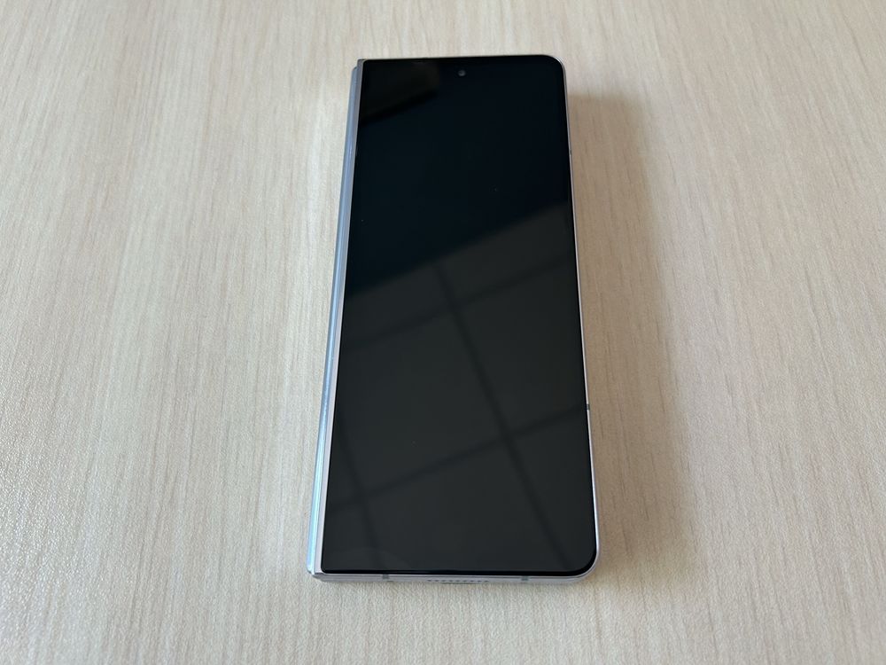 Продавам Samsung Galaxy Z Fold5 256/12GB