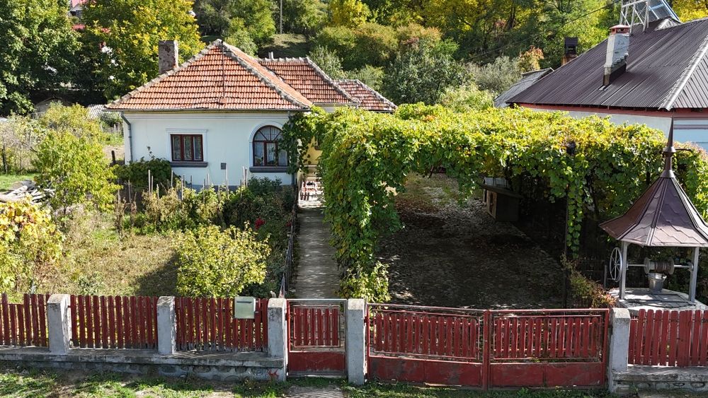 Casă de vânzare in Oeștii Pământeni jud. ARGEȘ. 70.000 euro negociabil