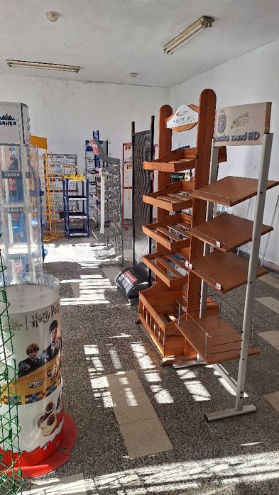 Стелажи ,рафтове