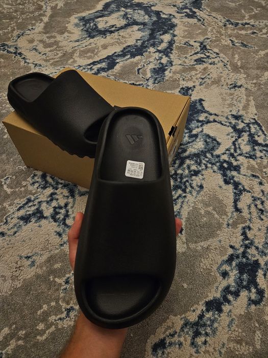 yeezy slides negri