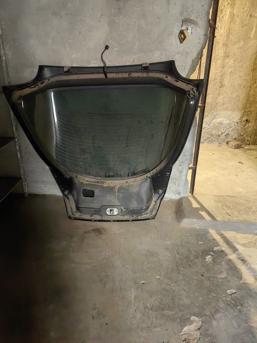 Задна 5та врата със стъкло за Опел тигра opel tigra багажниктигра