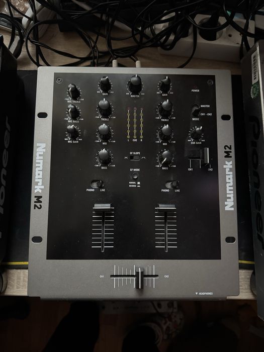 Mixer DJ Numark M2