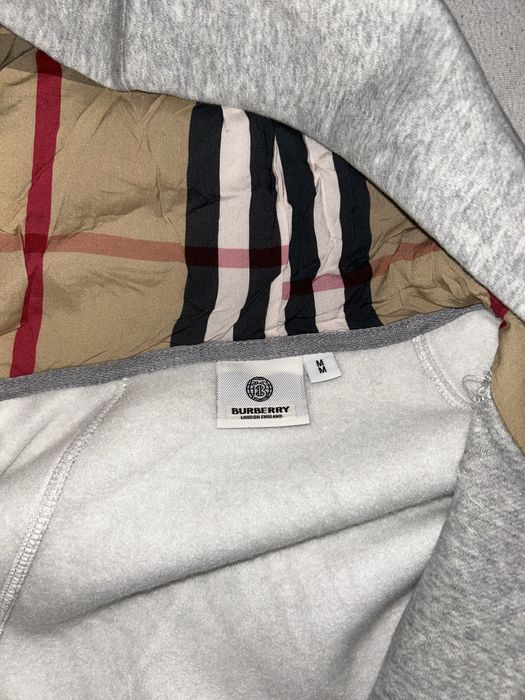 Vând Burberry Zip-up nou