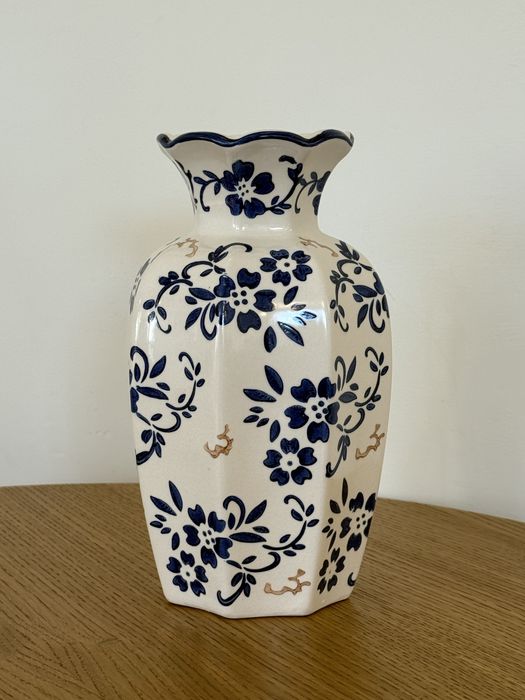 Продам вазы Новые