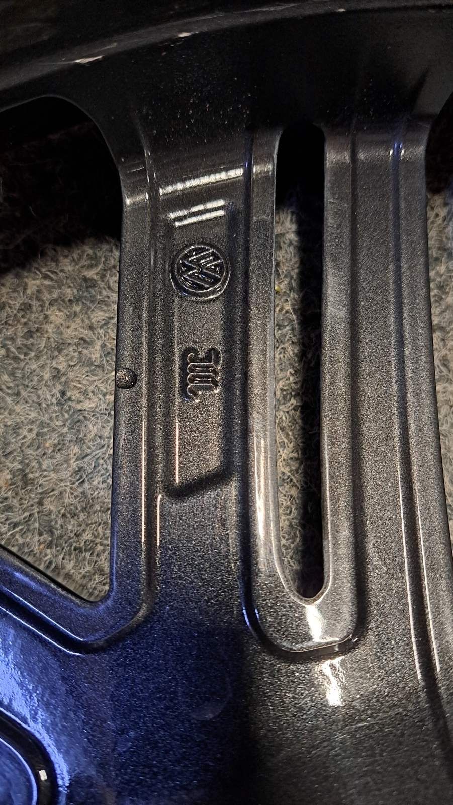 Оригинални джанти Фолксваген 19 цола VW Passat alltrac гуми 245 40 19